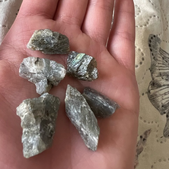 Labradorite - Picture 2 of 5